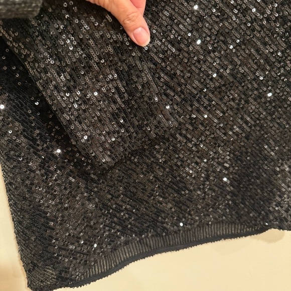 CeCe Semi Sheer Sequin Cowl Neck Blouse size Medium in Excellent Condition - Picture 4 of 9